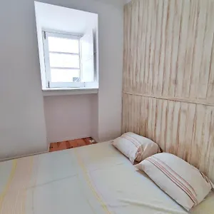 https://small-lovely-studio.hotels-lisbon-portugal.com